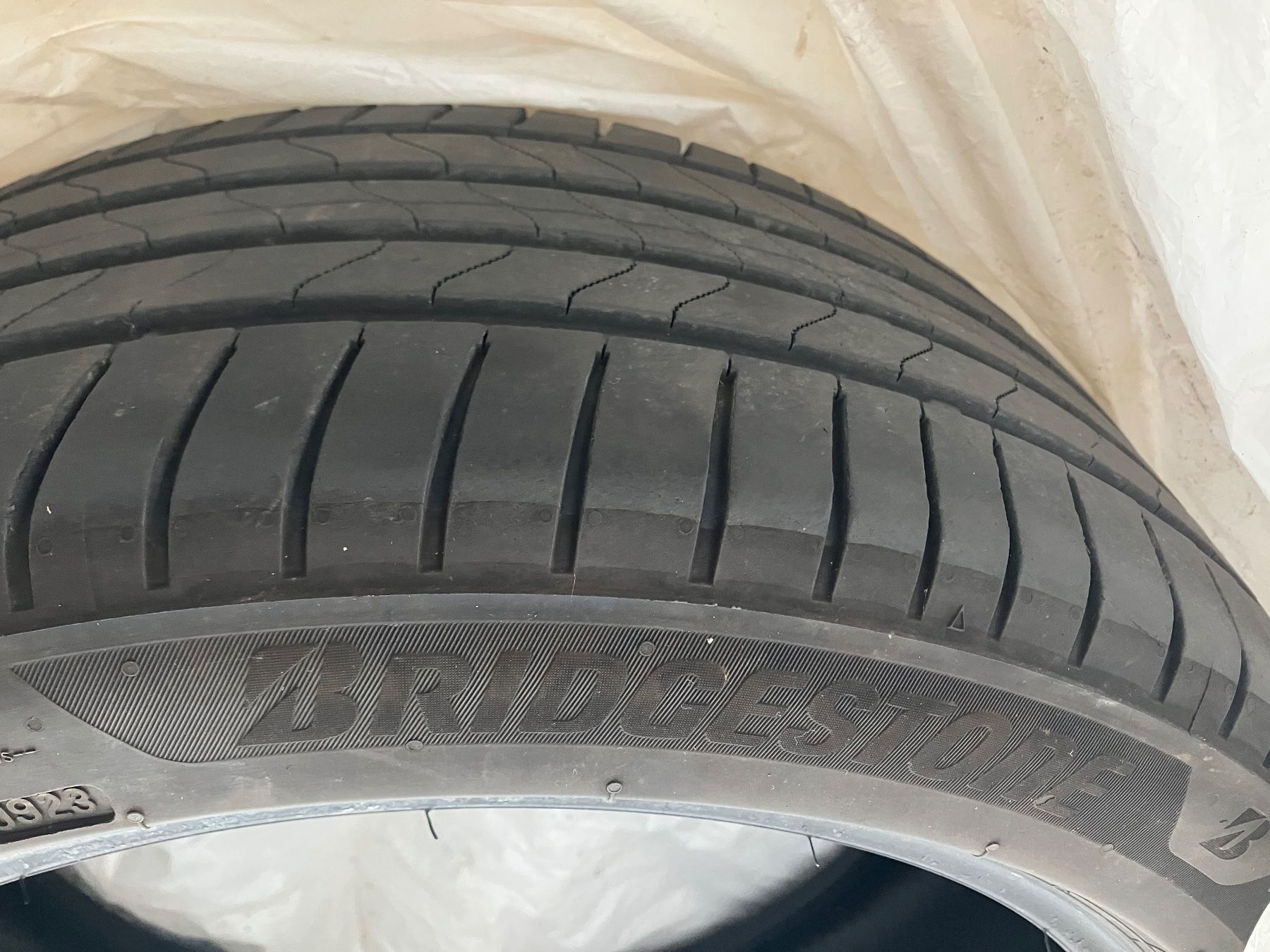 Tutti pezzi di ricambio auto: Pneu sans jante 4x – Usato da Charmey (Gruyère) venduto da Syle