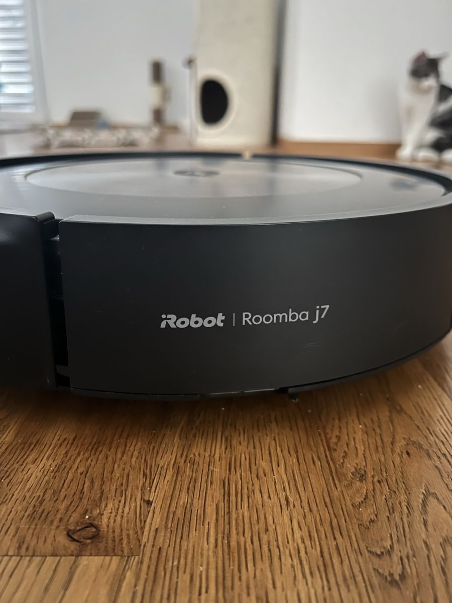 Irobot Staubsauger & Zubehör: Roomba J7 – Gebraucht aus Böbikon von AlyshaLaube 1