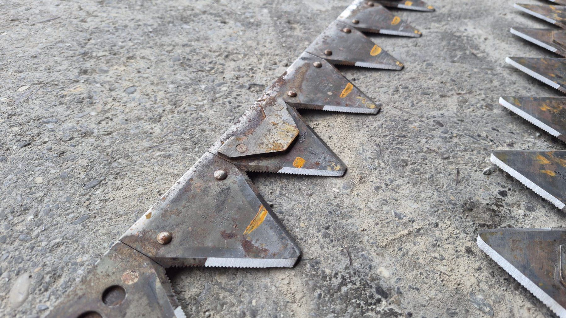 Rapid Accessori Trattori &Veicoli agricoli: Rapid Motormäher Messer 1.9m – Usato da Niederwil AG venduto da Maeder_AG 1