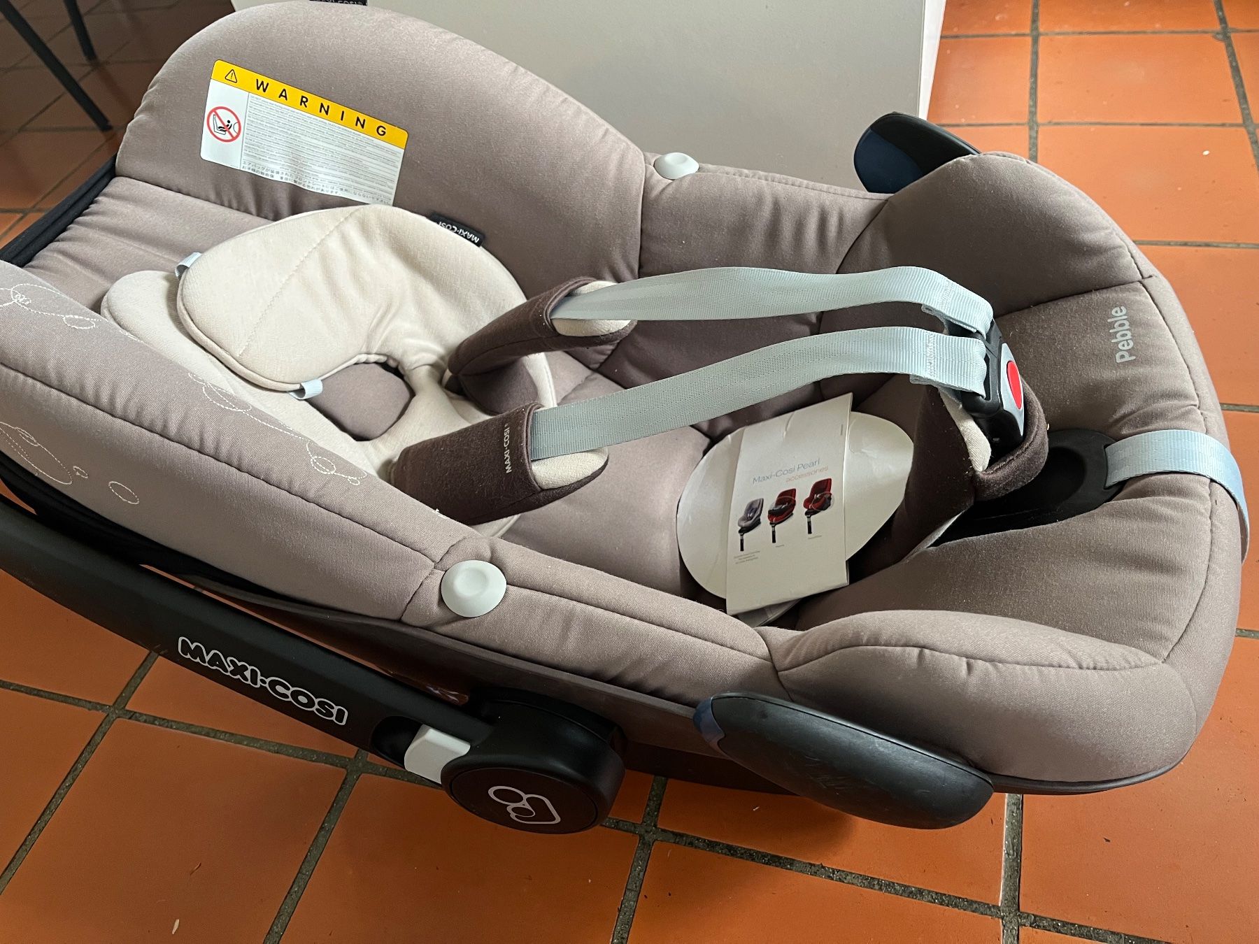 Auto-Kindersitze: Baby Schale Maxi Cosi – Gebraucht aus Unterentfelden von plastmass