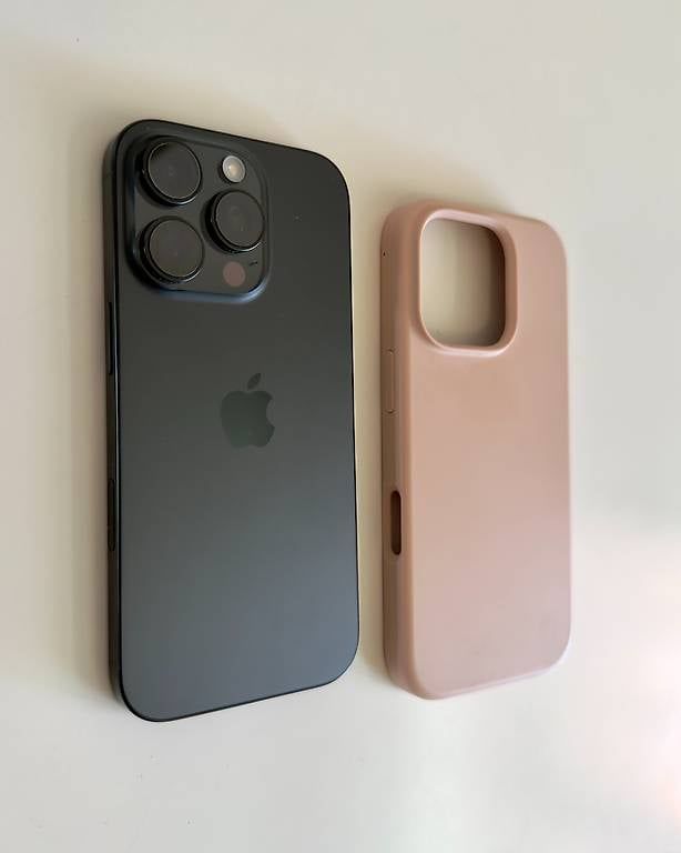 Apple Telefoni cellulari / Smartphones: iPhone 16 Pro 256GB + Case & Screen Protector – Usato da Zürich venduto da mil_m5bh