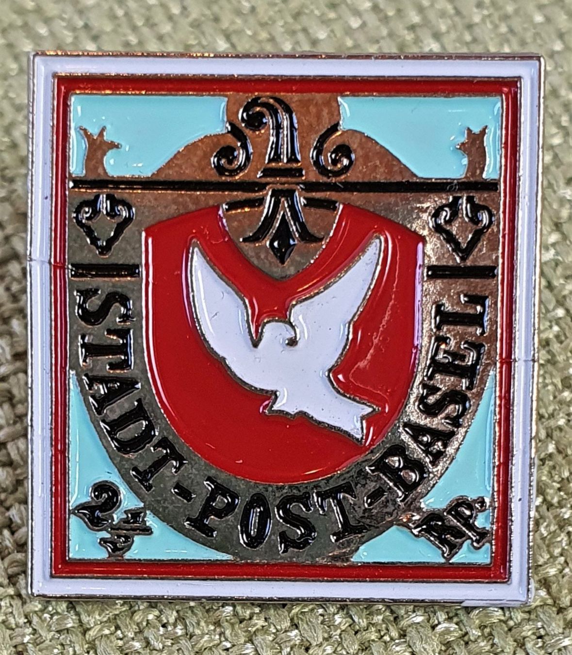 Placchette & Badge: A394 - Pin Stadt Post Basel Basler Taube – Usato da Reinach BL venduto da Boston-Verkauf