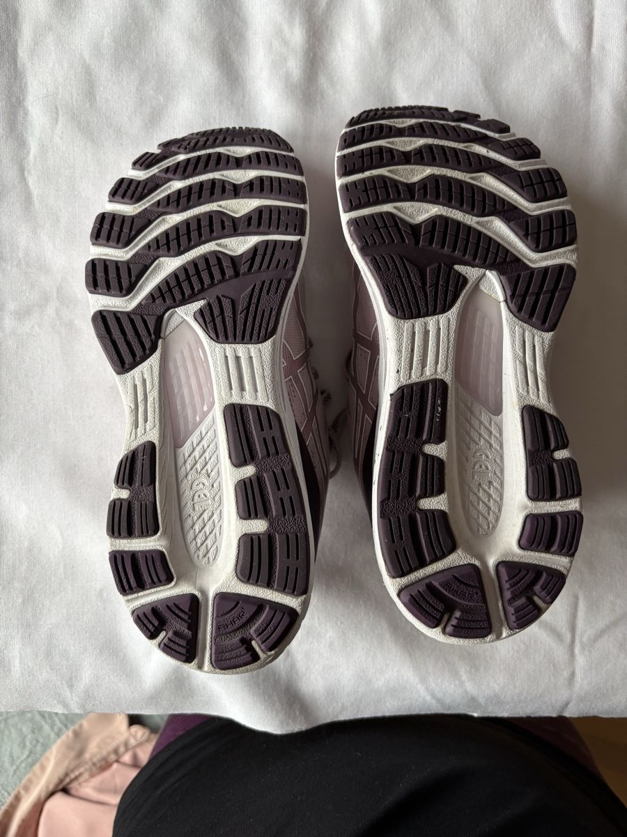 Asics Damenschuhe: Asics GelKamano 28 – Gebraucht aus Kesswil von Branca-01 7