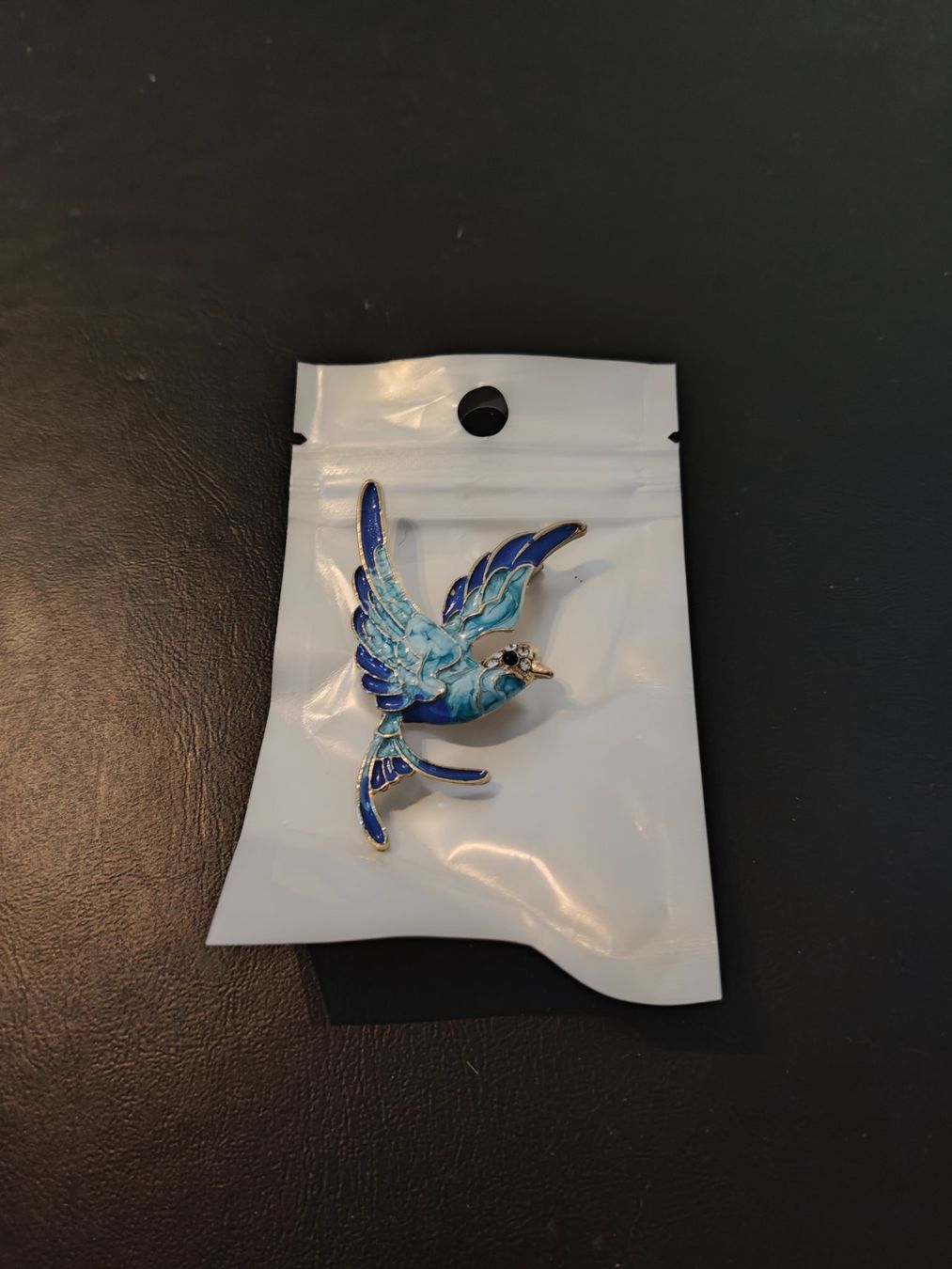 Spille & Fermagli: Vogel / Bird / Oiseau / Uccello Pin – Nuovo e nell'imballaggio originale da Vaglio venduto da Dabia