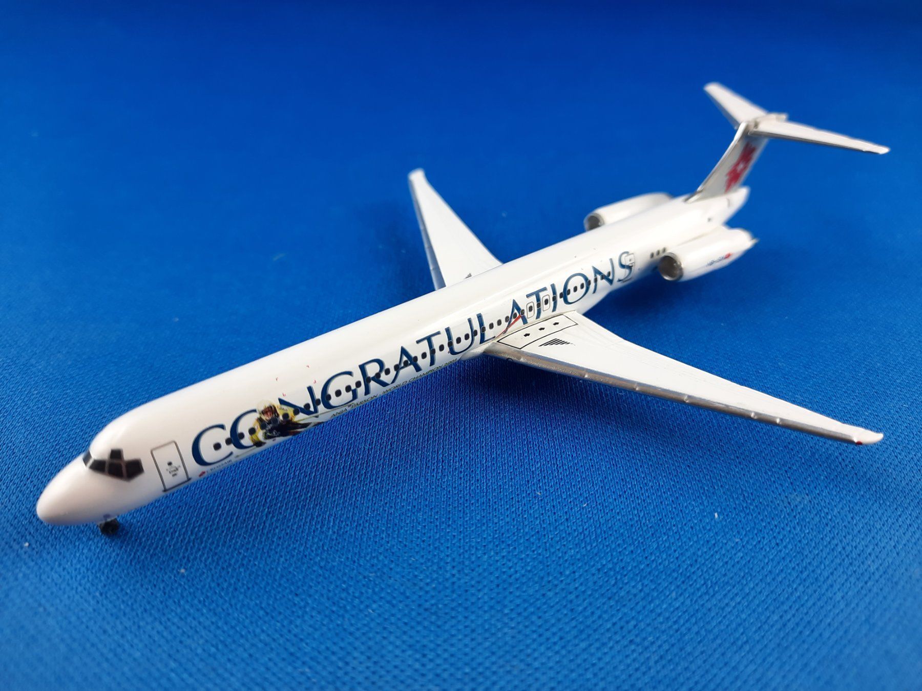 Crossair Kit di modellismo & Modellini statici: MD-83 CROSSAIR – Nuovo e nell'imballaggio originale da Morges venduto da iljamuromez