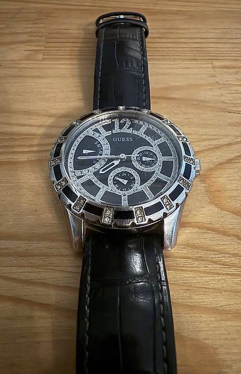 Guess Uhren: Montre Guess Celestial – Gebraucht aus Vevey von Sarah0808