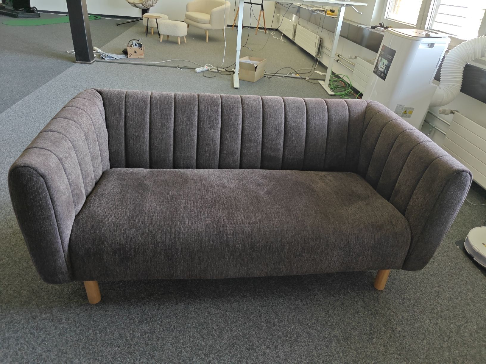 Divani: Magleby 2.5 sitzer sofa stoff – Usato da Bäretswil venduto da srobots