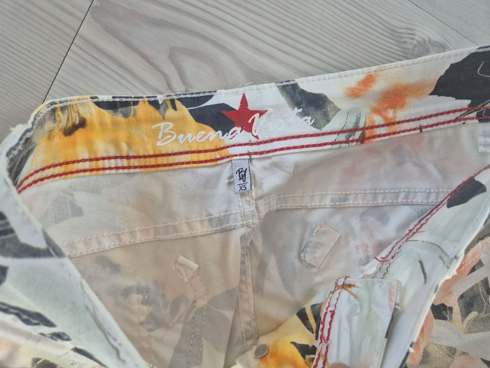 Buena Vista Pantaloni: Short Buena Vista S – Nuovo (secondo la descrizione) da Argnou (Ayent) venduto da emnonaol 2