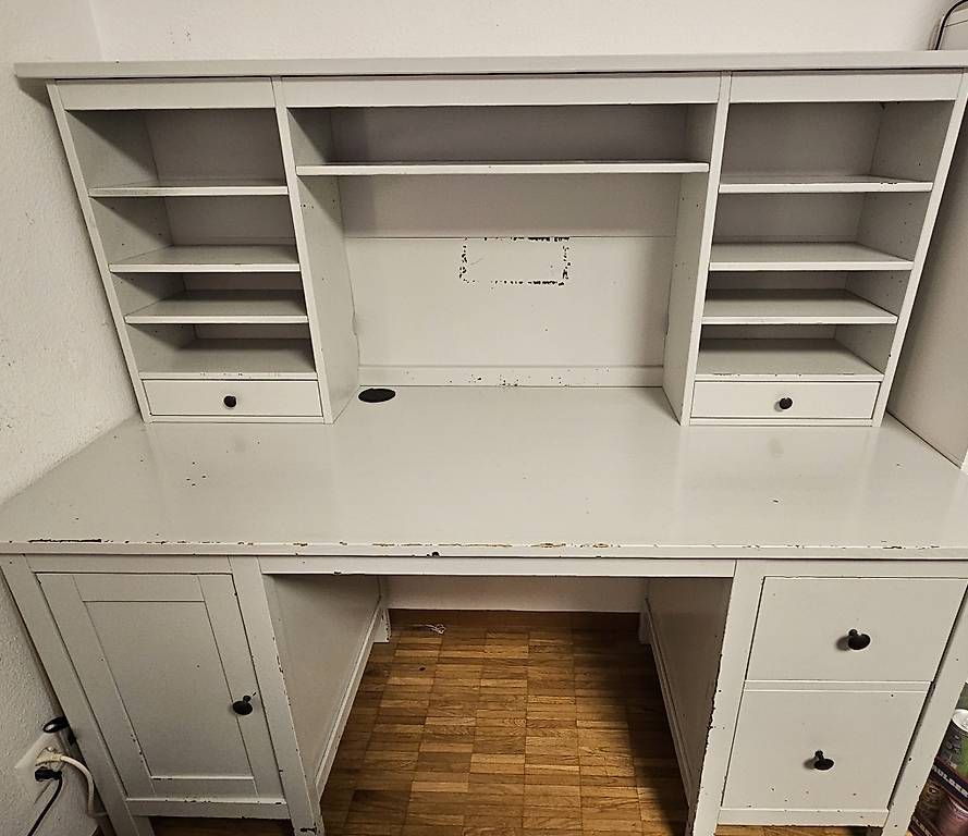 Schreibtische: Schreibtisch Hemnes – Gebraucht aus Wallisellen von Richtema