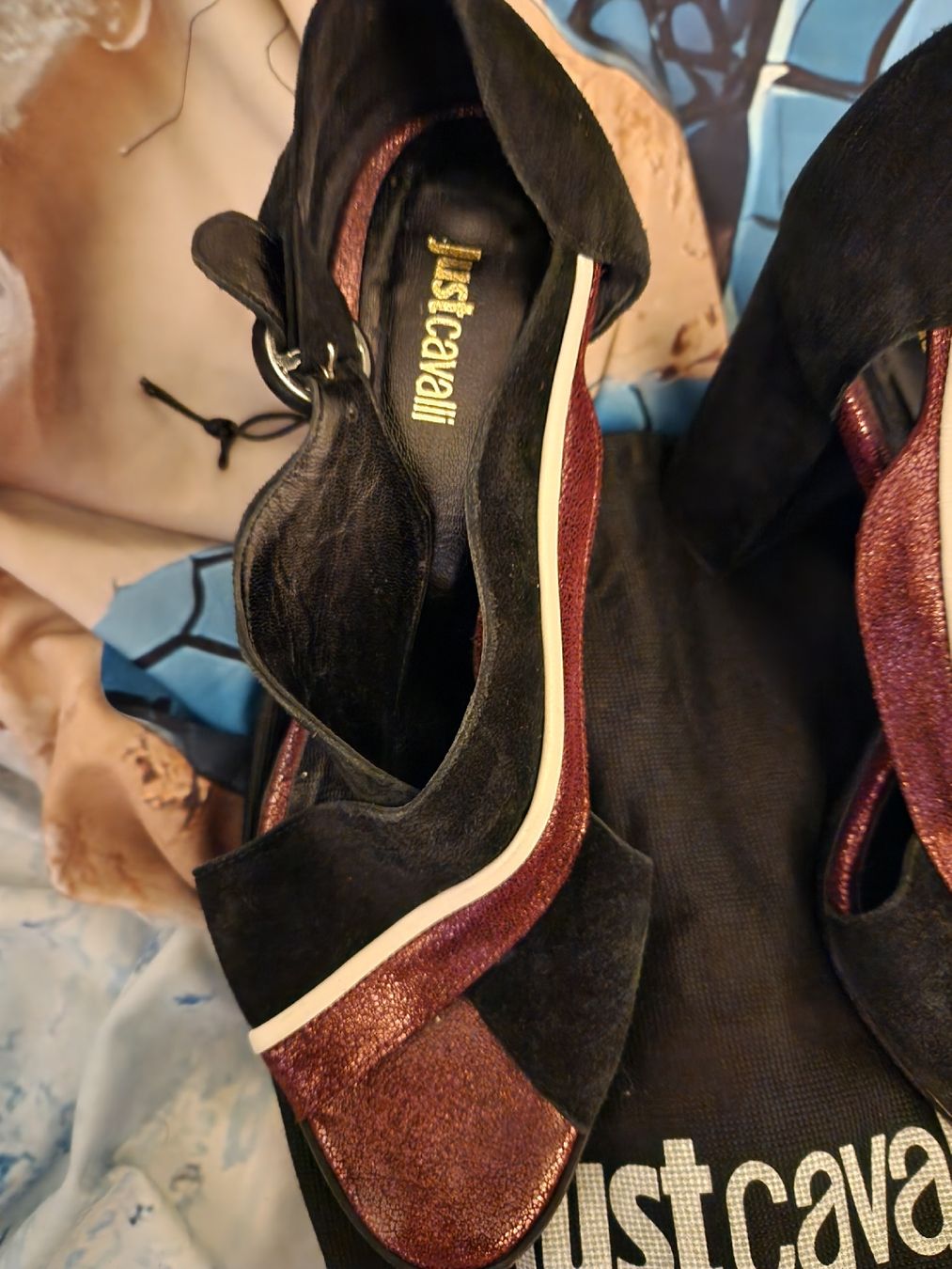 Roberto Cavalli Scarpe da donna: Just Cavalli Talons originaux Noirs/Bordeaux Taille 39 – Usato da Troistorrents venduto da ami_mzq5 7