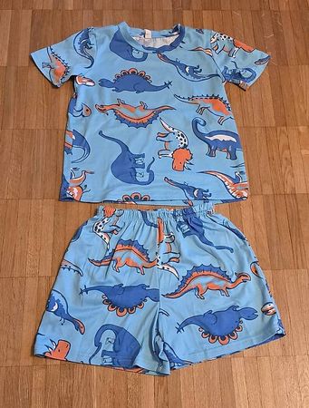 Kurzarm-Pyjama Grösse 110/116 (Dino blau)