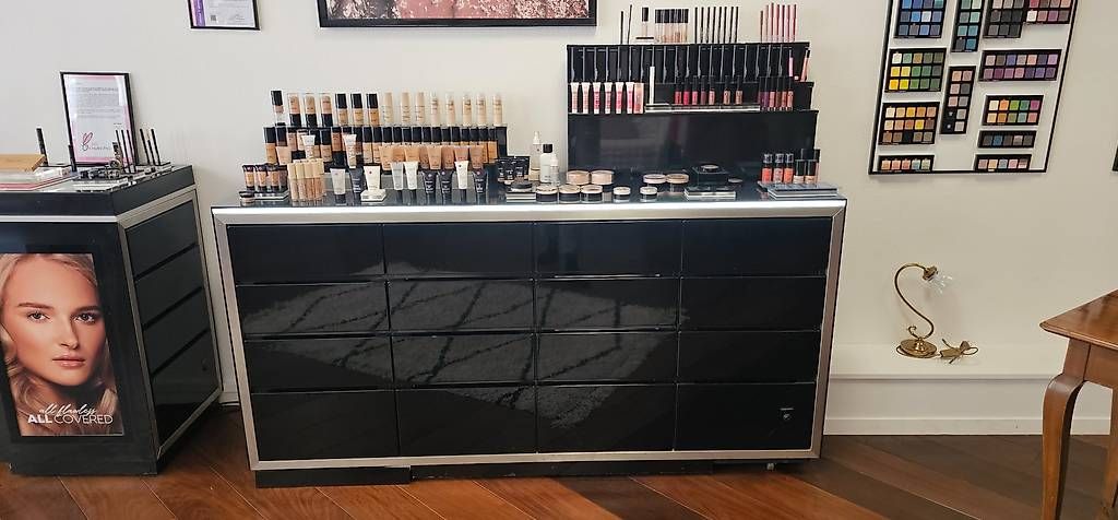 Sonstiges für Büro & Gewerbe: Liquidation studio make-up Lausanne – Gebraucht aus La Tour-de-Peilz von van_z6lt 2
