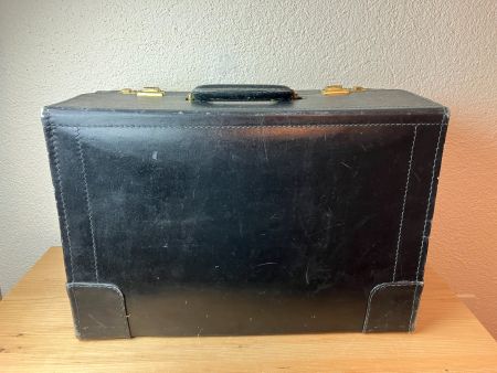 Pilotenkoffer aus Leder schwarz mit Zahlenschloss