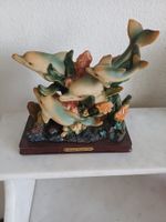 Vintage Figur Delfine die um die Korallen spielen
