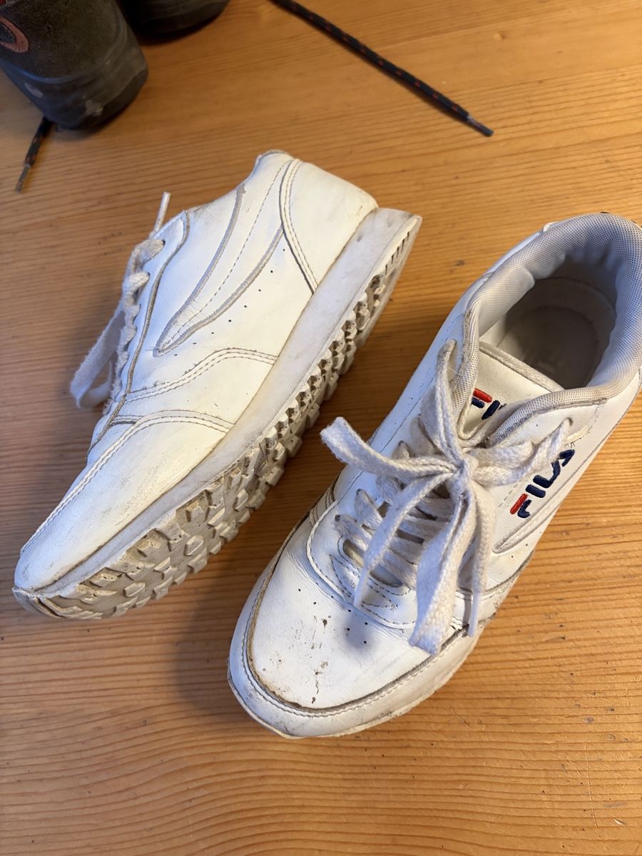 Fila Herrenschuhe: Weisse Sneaker – Gebraucht aus Luzern von kasophie