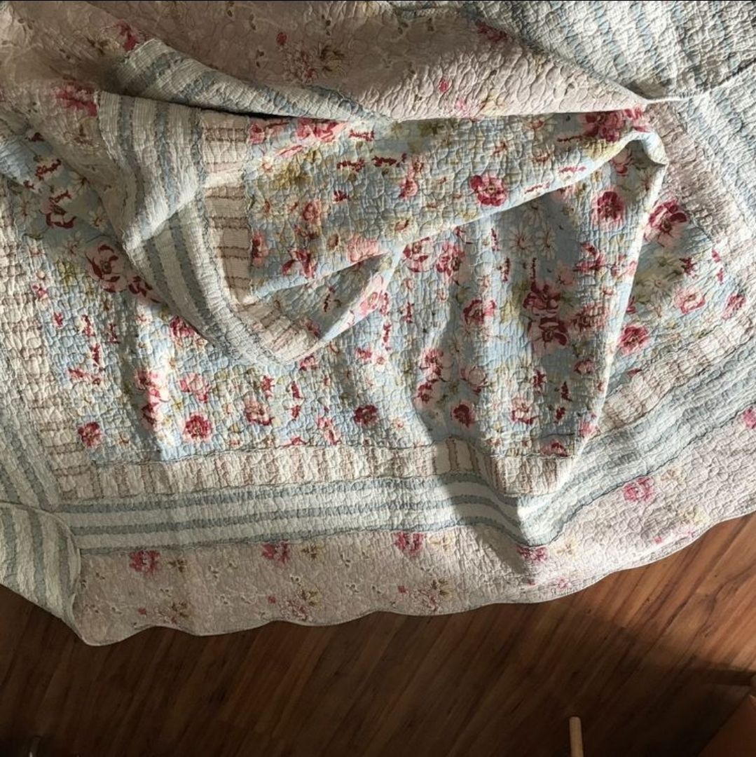 Coperte: Tagesdecke mit Rosenmuster  – Nuovo (secondo la descrizione) da Weggis venduto da bdrm48 1