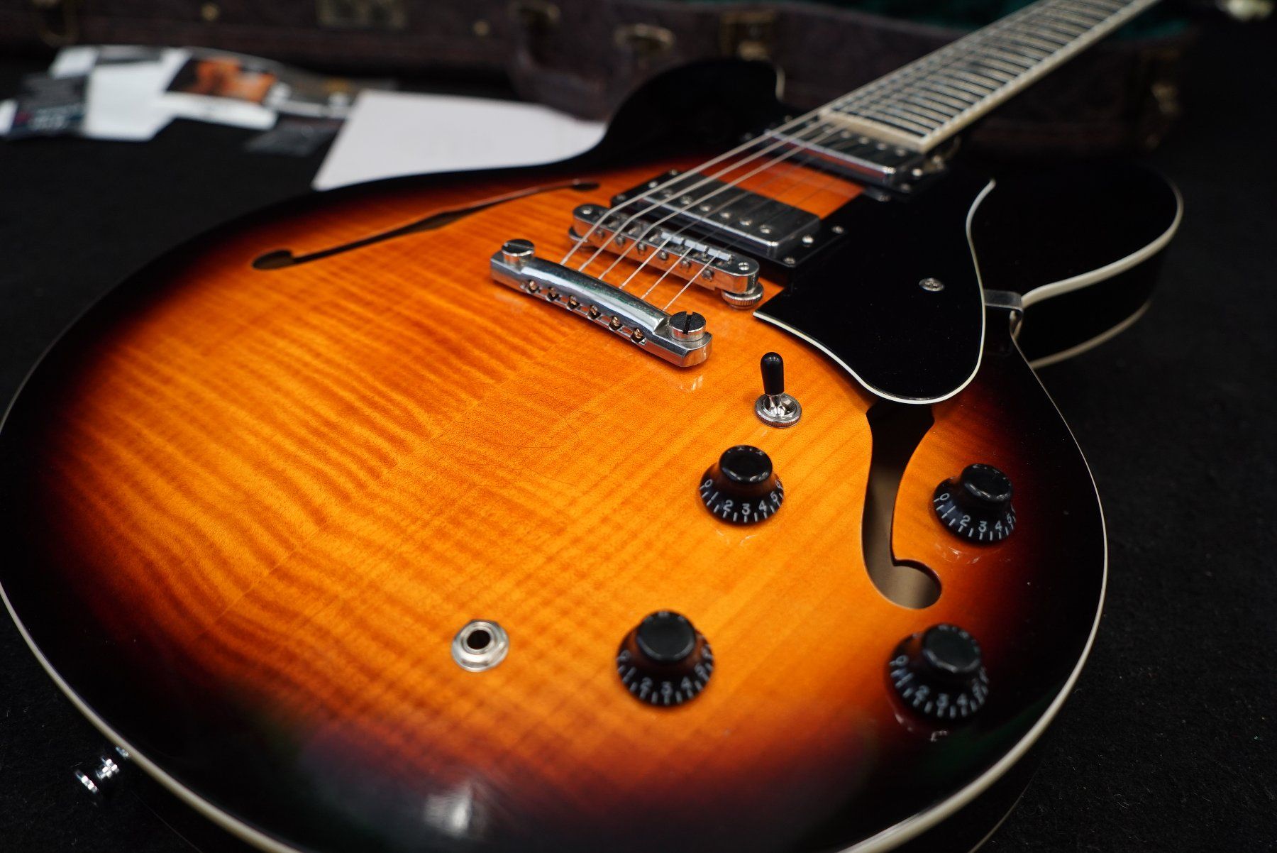 Maybach Strumenti musicali: Maybach Capitol '59 Antique Burst New Look – Usato da Ortschwaben venduto da Musictrade 1