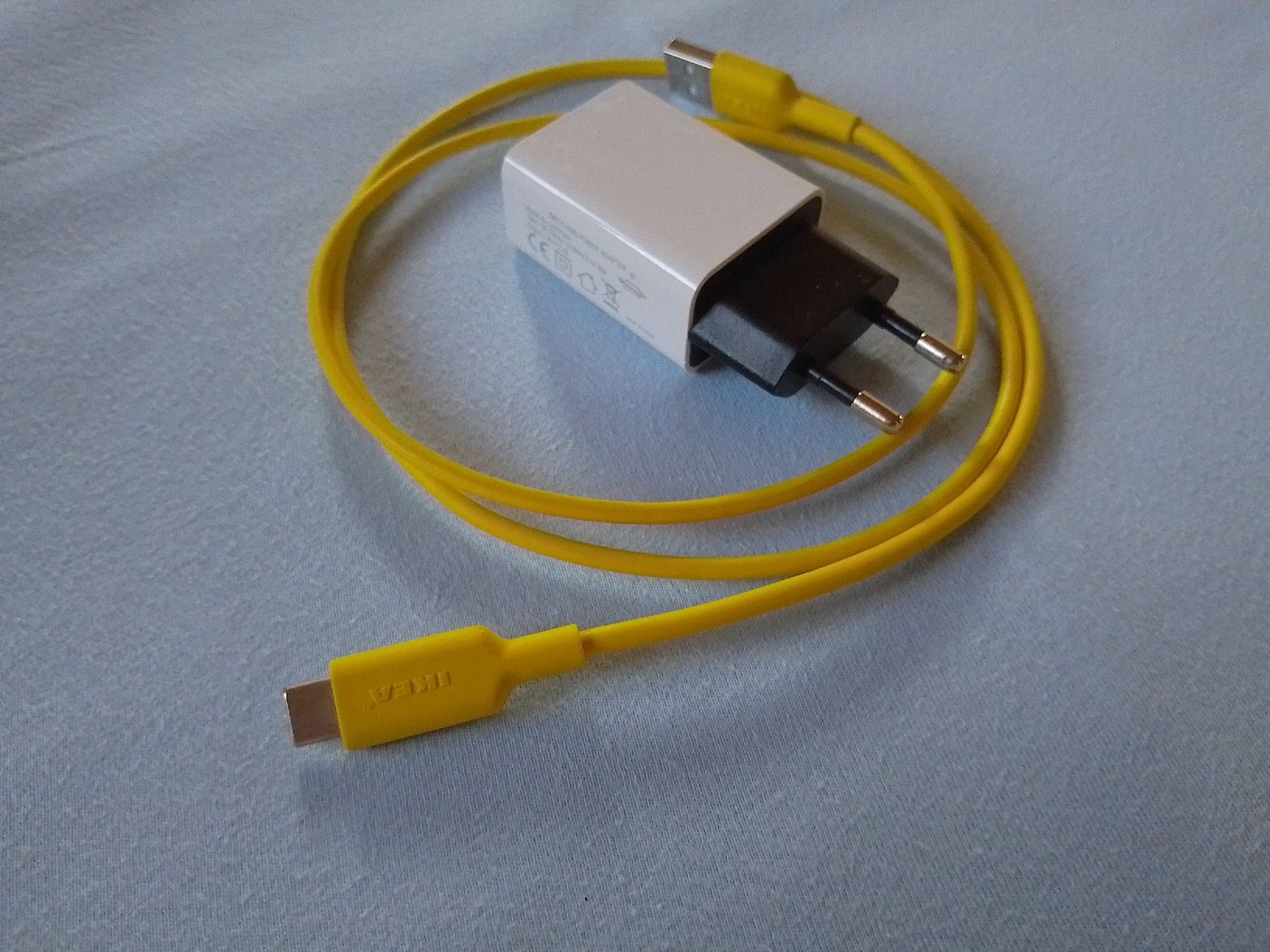 Caricabatterie: Netzteil und USB-C Kabel gelb neuwertig – Usato da Eglisau venduto da sch_m6rw