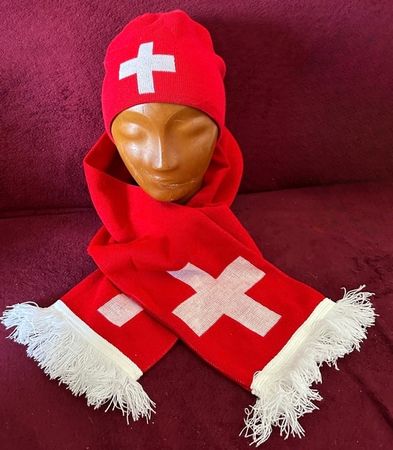 Mütze & Schal in Schweizer Farbe Motiv rot mit weissen kreuz