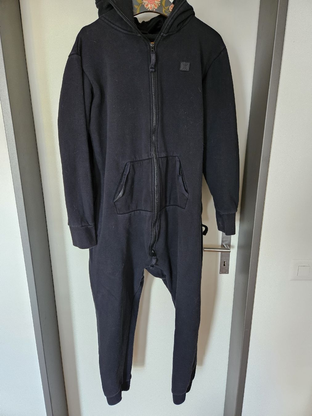 Jumpsuits: Schwarzer Onesie von Onepiece, Grösse L – Gebraucht aus Dübendorf von PrinceTamino