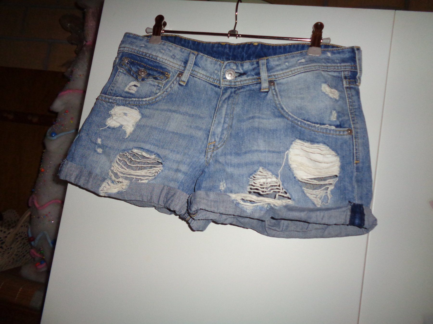 H&M Pantaloni: *** Denim Shorts *** / von H&M / Risse ab 1.00 – Usato da Othmarsingen venduto da Leuchtturmlady 1