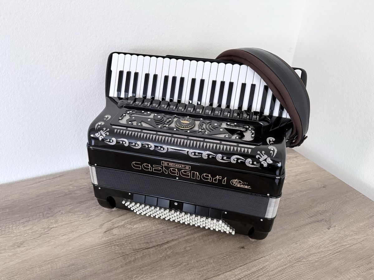 Musikinstrumente: Akkordeon  – Gebraucht aus Langnau am Albis von dri_59xr 3