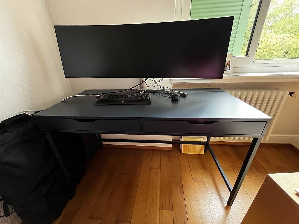 Schreibtische: IKEA schreibtisch – Gebraucht aus Zürich von jes_xs9t