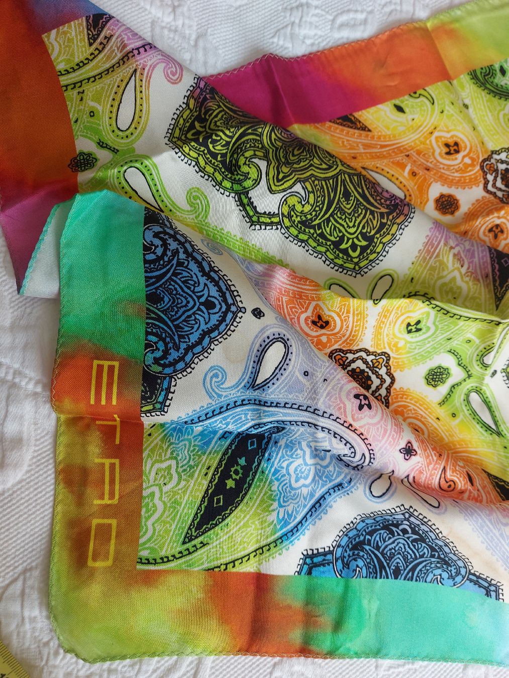 Etro Foulard & Sciarpe: Etro. Seiden halstuch. – Usato da Plasselb venduto da Mabischer 2