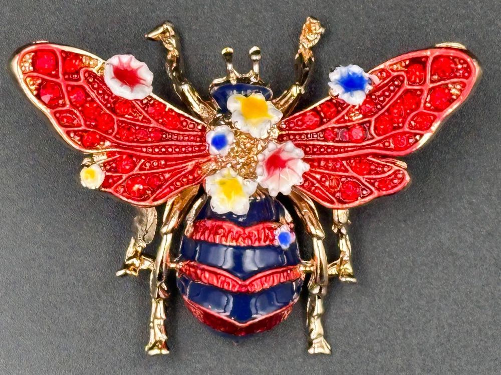 Wunderschöne Brosche Biene mit Blümchen Rot / Schwarz, gross | Kaufen ...