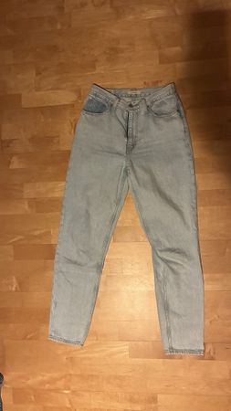 Levi’s 80s Mom Jeans