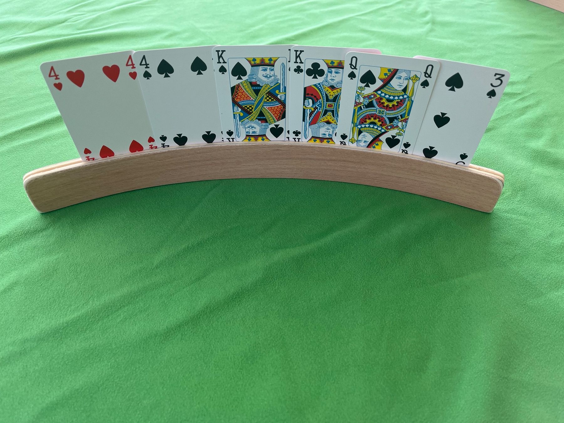 Giochi: Spielkartenhalter, Holz, dampfgebogen, 4 Elemente zu 34cm – Nuovo e nell'imballaggio originale da Neuenkirch venduto da zwimpferspiel 1
