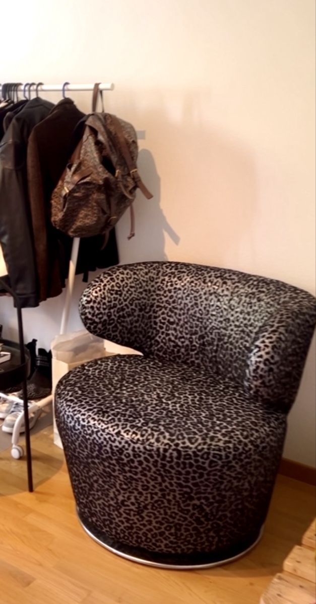 Sedie: Furniture/ Leopard Print Swivel Chair – Nuovo (secondo la descrizione) da Zürich venduto da par_75cp 1