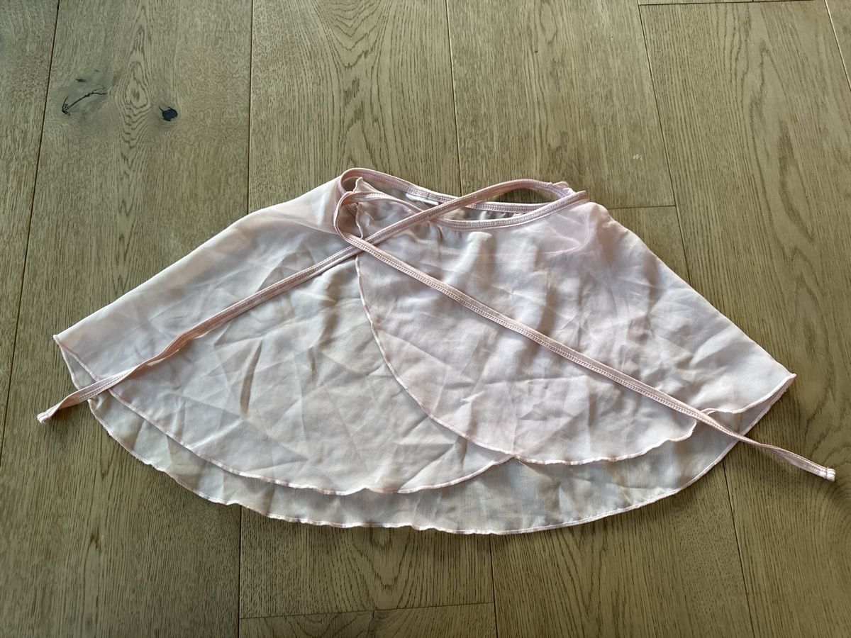 Vestiti & Gonne: Jupe de danse classique rose à nouer taille unique – Usato da Zürich venduto da Irassa
