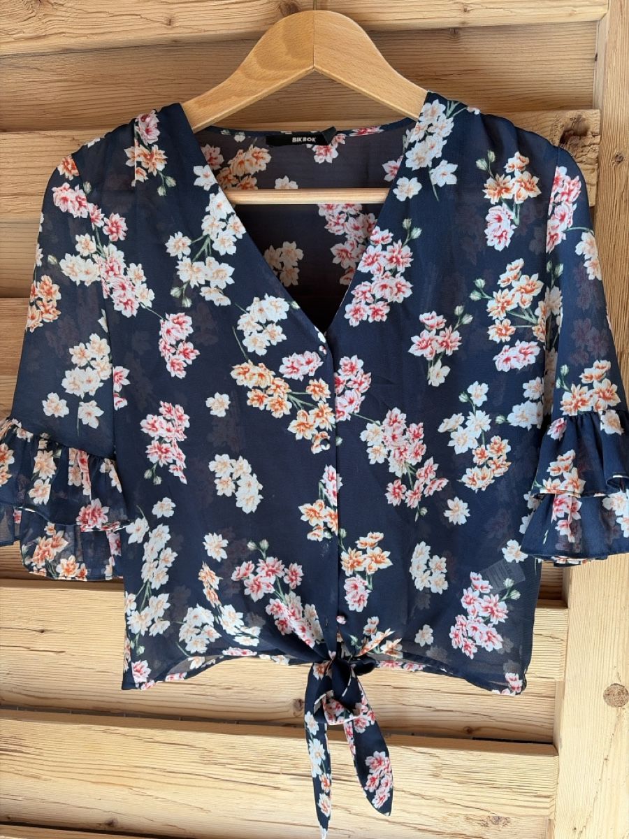 Camicette: Bluse von Bik Bok Gr. S, florales Muster – Usato da Saanenmöser venduto da ballerinas