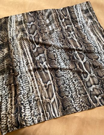 Carré De Soie/Foulard Imprimé Python 70