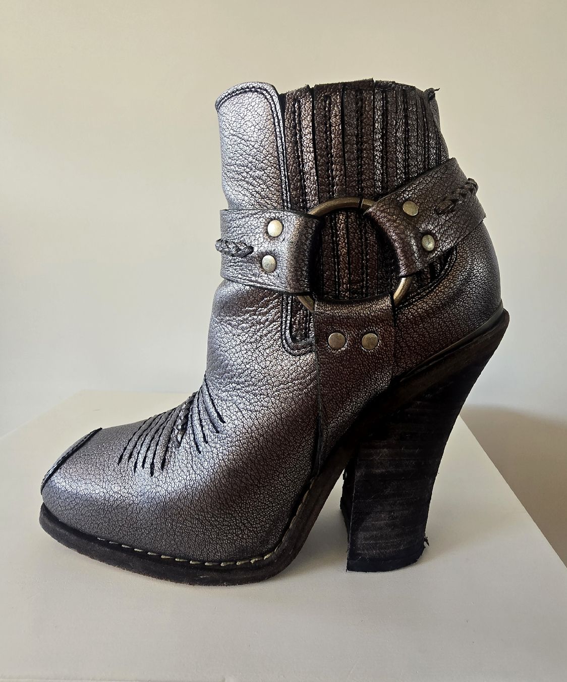 Barbara Bui Scarpe da donna: Cowboystiefelette von Barbara Bui 38 – Usato da Zollikon venduto da C.fromParis
