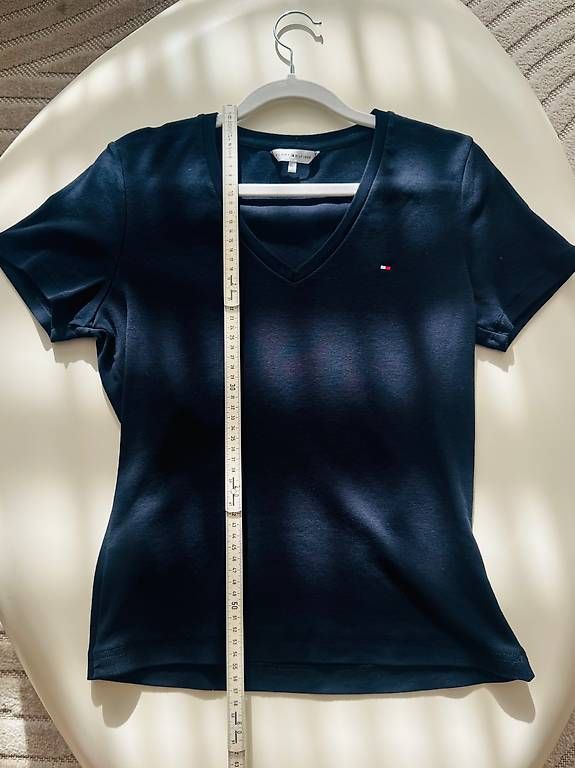T-shirt: Original Tommy Hilfiger – Usato da Opfikon venduto da Layla123 3