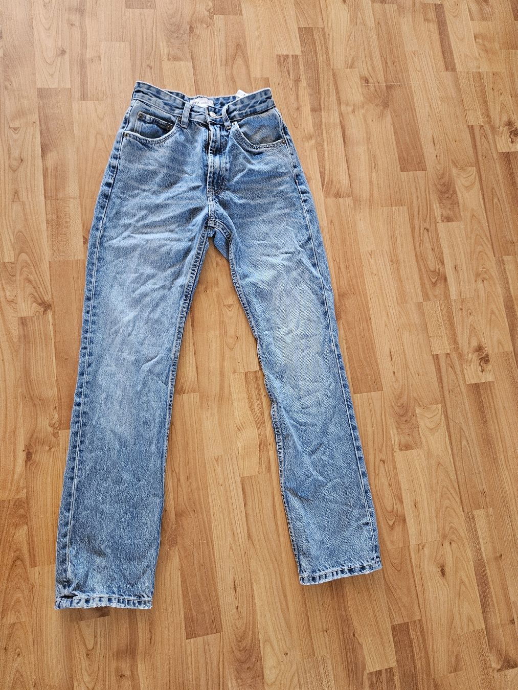 Zara Jeans: Zara jeans Gr.34 – Usato da Niederwil AG venduto da marciag