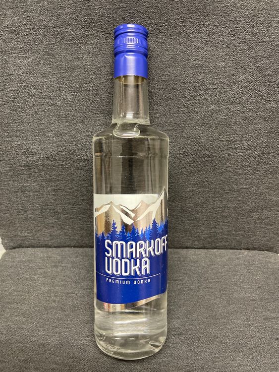 Wodka SMARKOFF VODKA 07 L 37,5%vol. Billiger gehts nicht | Kaufen auf  Ricardo