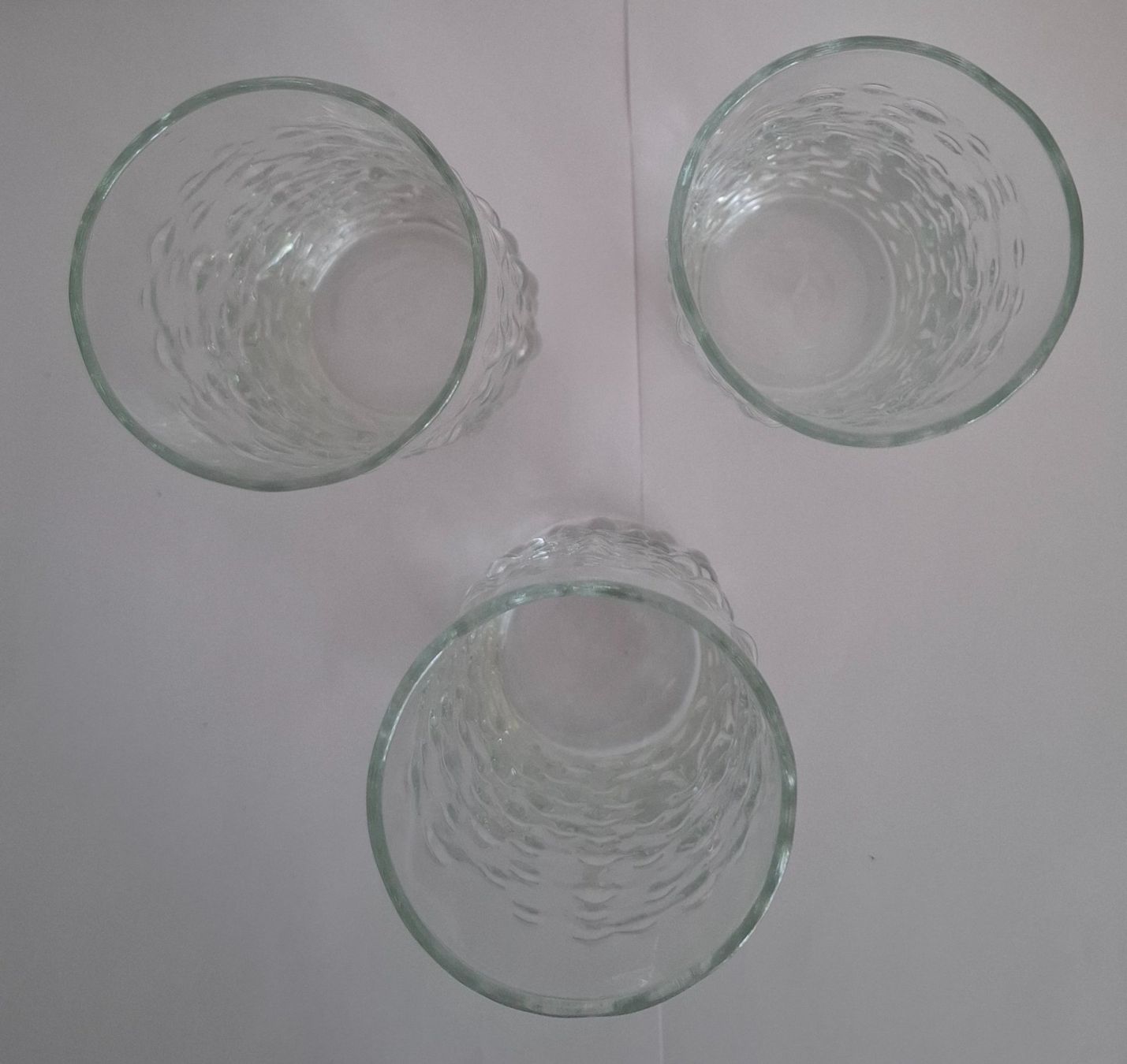 Bicchieri: 3 Trinkgläser mit Noppenoberfläche ca. 1920 – Usato da Rothrist venduto da Clanx 1