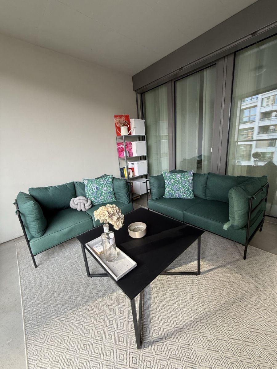 Sofas: 2 + 1 Garten Set: 2x 2-Seater Sofa + Coffee Table – D'occasion à Zürich par Du_9w2w