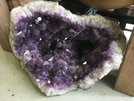 AMETHYST DRUSE 107 KILOGRAMM MIT GROSSEN SPITZEN