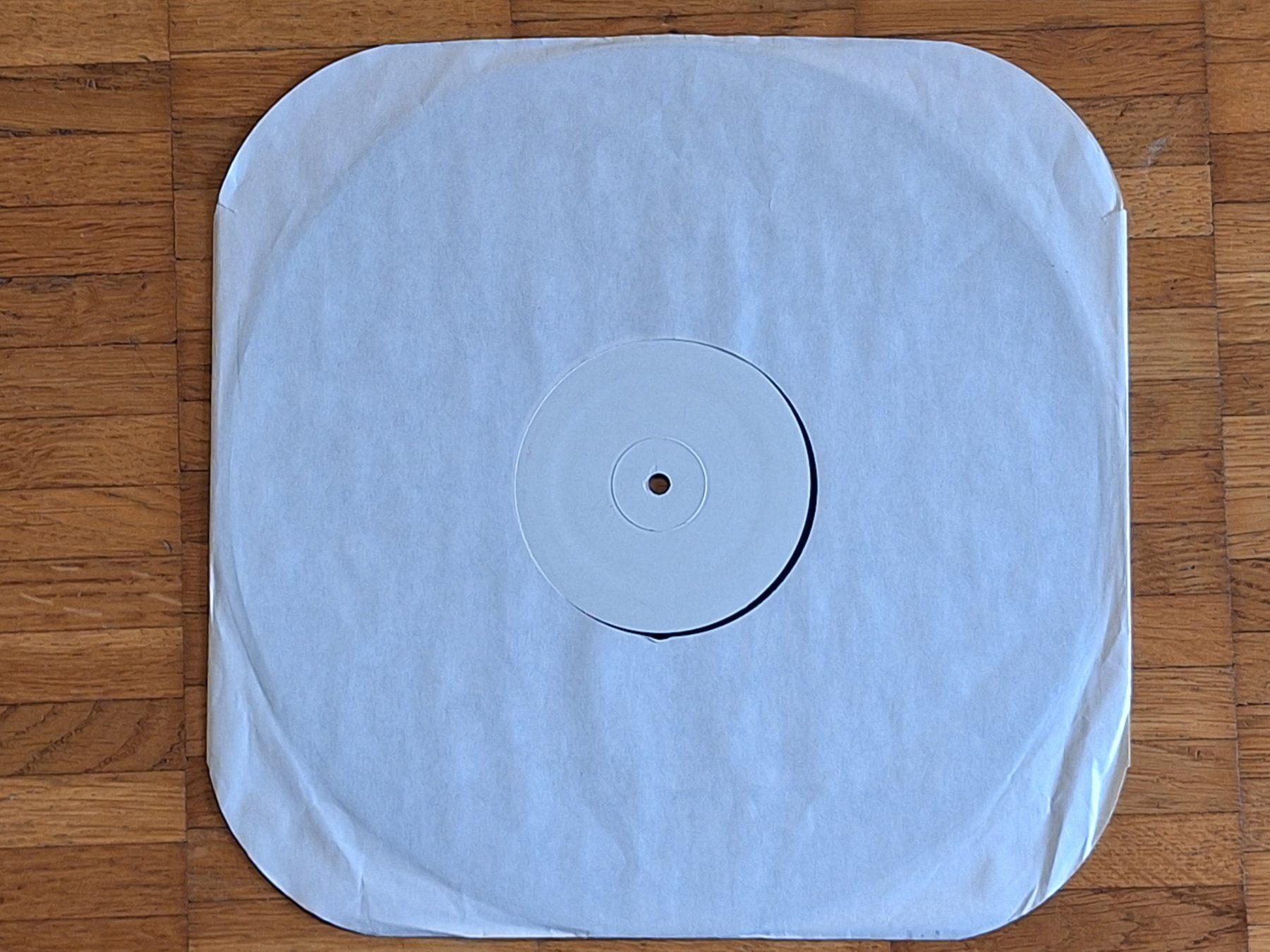 Dischi in vinile: Chuggles, Chuggles Revisited - 12" Maxi USA 2000 – Nuovo (secondo la descrizione) da Oberentfelden venduto da Musicud 1