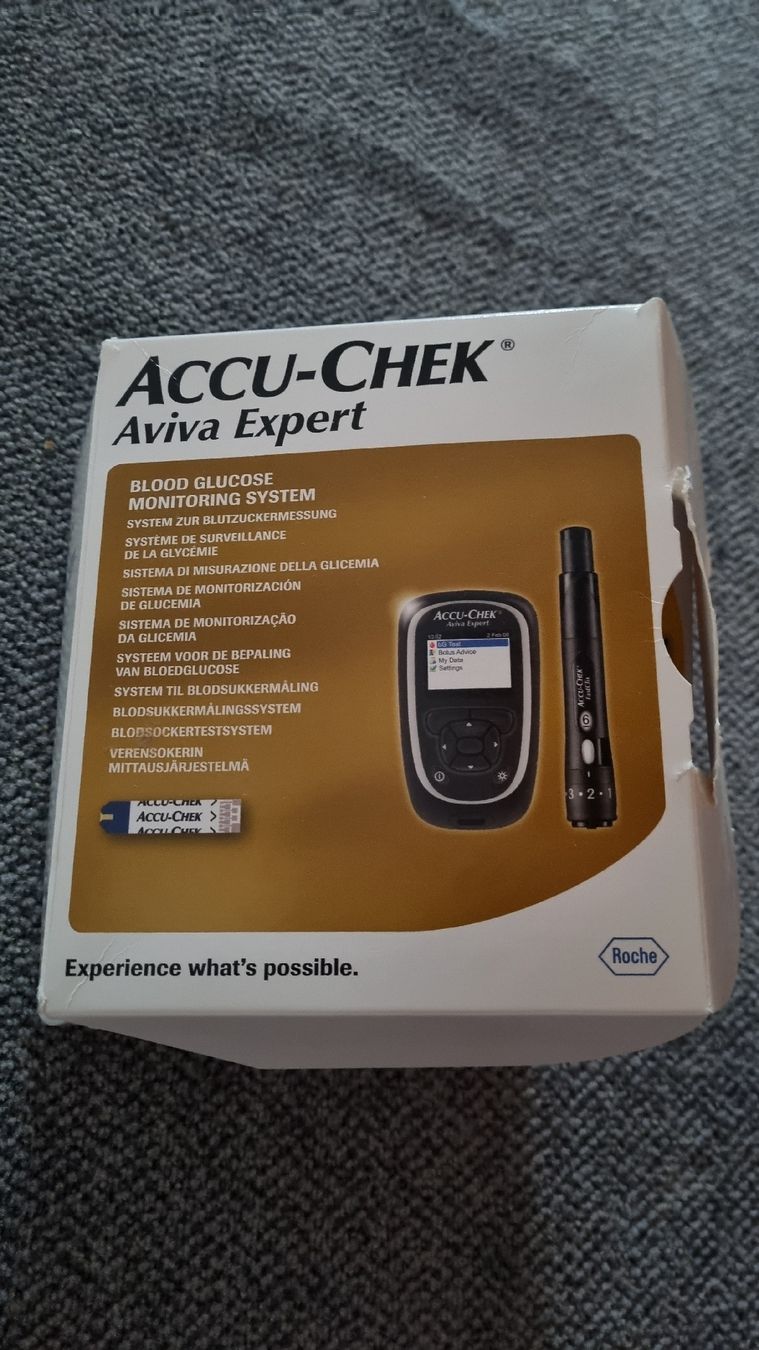 Accu-Chek Attrezzature mediche: Blutzuckermessgerät mit Zubehör – Nuovo (secondo la descrizione) da Bennau venduto da RolandZehnder