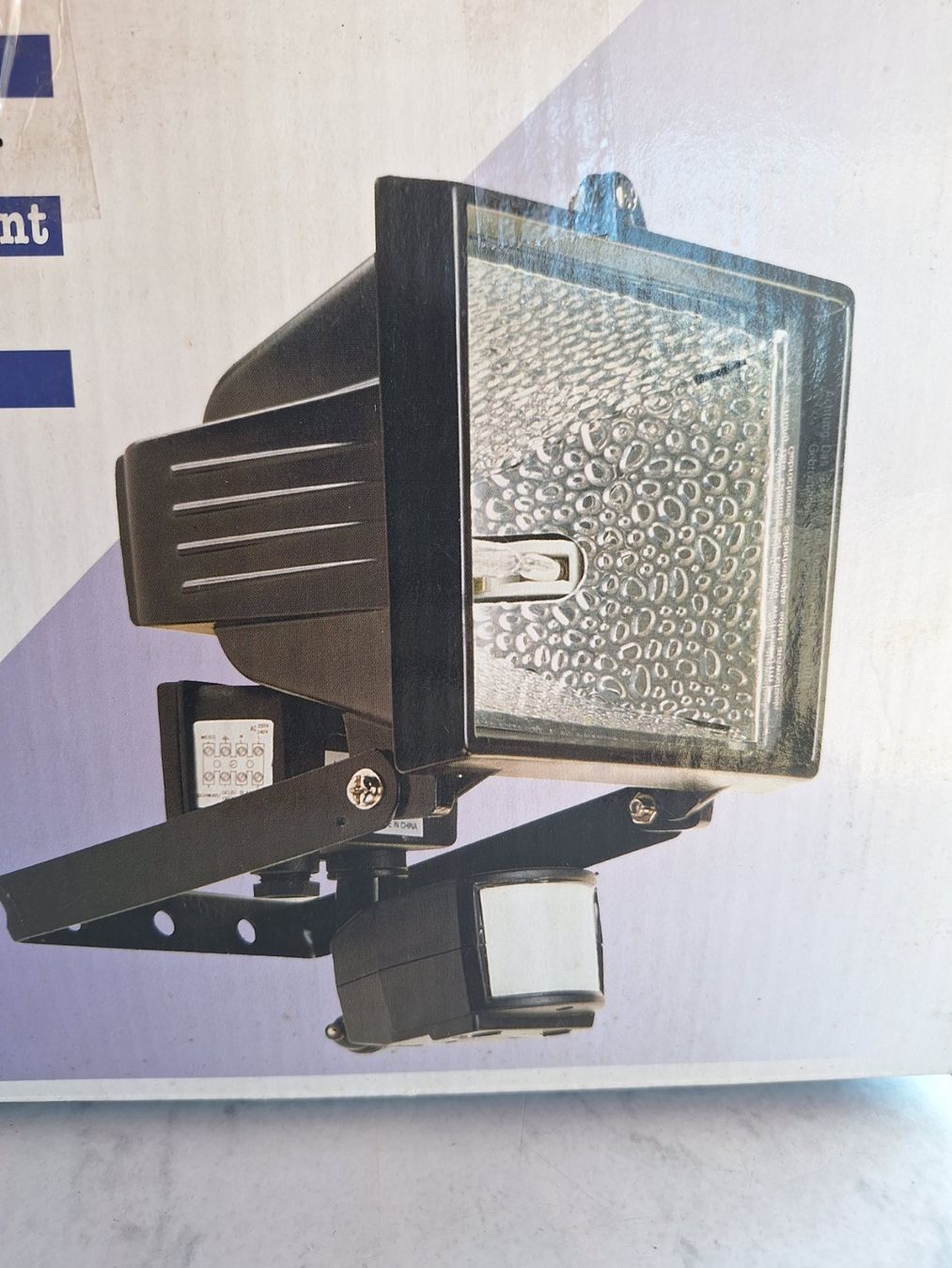 Lampen: HALOGENSTRAHLER MIT BEWEGUNGSMELDER – Neu (gemäss Beschreibung) aus Huttwil von Kunterbuntli 2