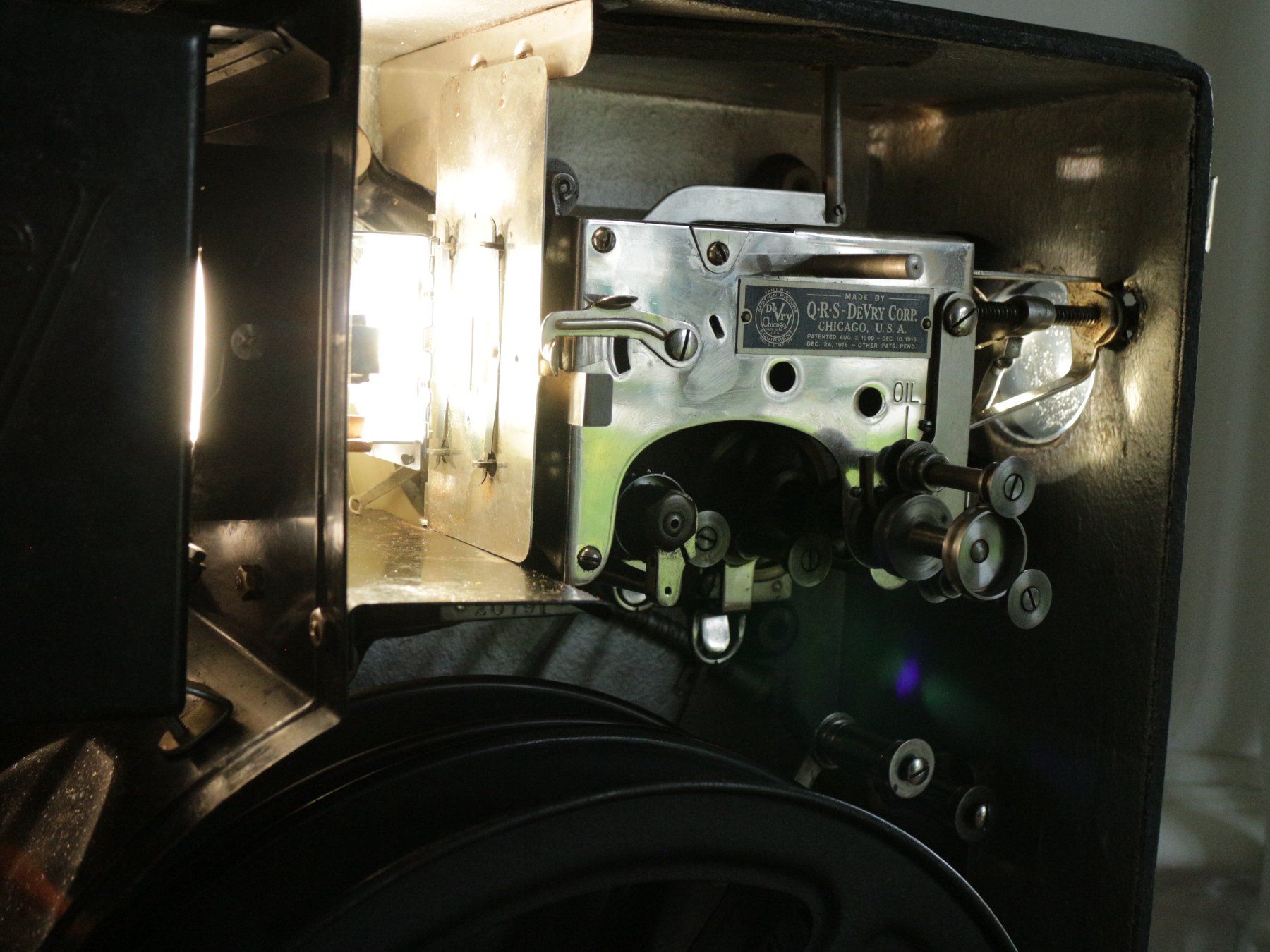 Fotocamera: DeVry 35mm Kino-Kofferprojektor 1922 – Usato da Luterbach venduto da fink4500 5