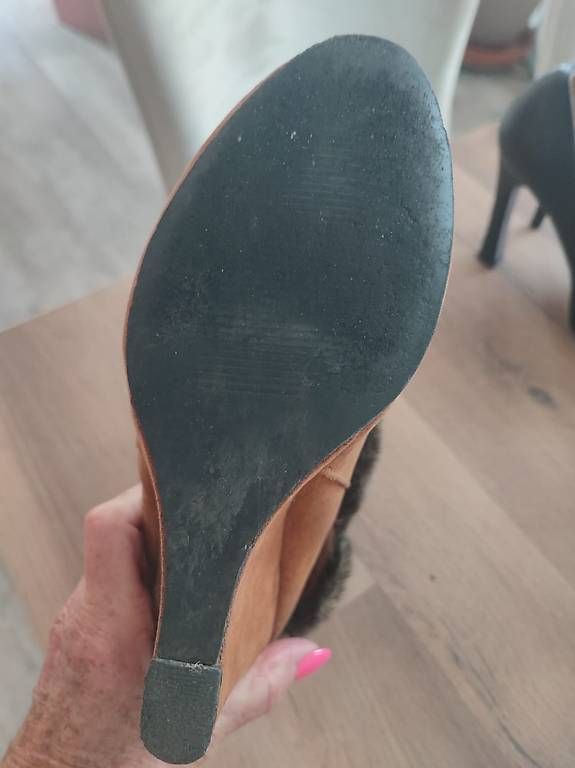 Chaussures femmes: Stiefel Grösse 38 – D'occasion à Biel-Benken BL par AngiSchaefer 2