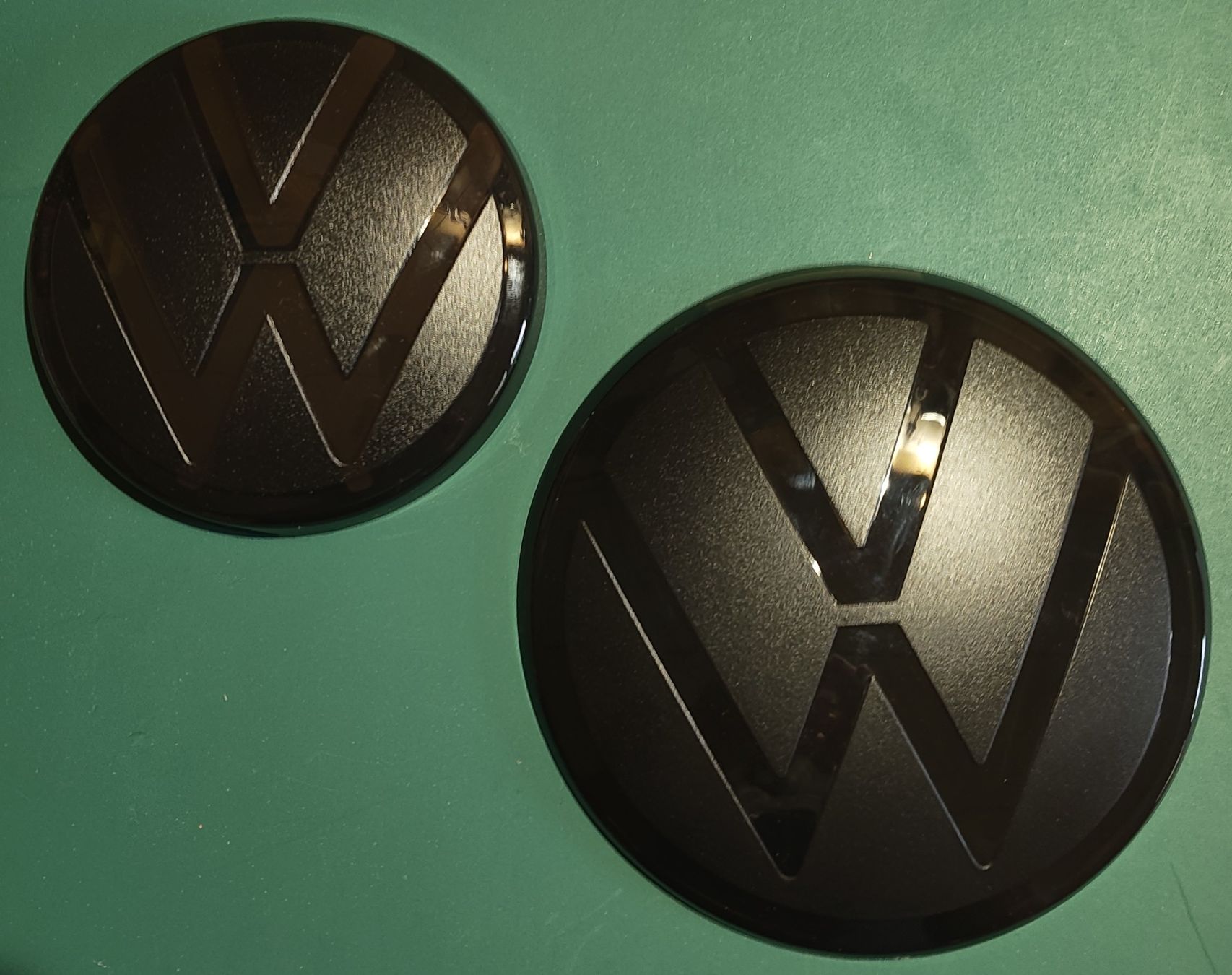 VW Accessori per altri veicoli: Logo pour VW "BLACK" – Nuovo e nell'imballaggio originale da Grandevent venduto da Skineur