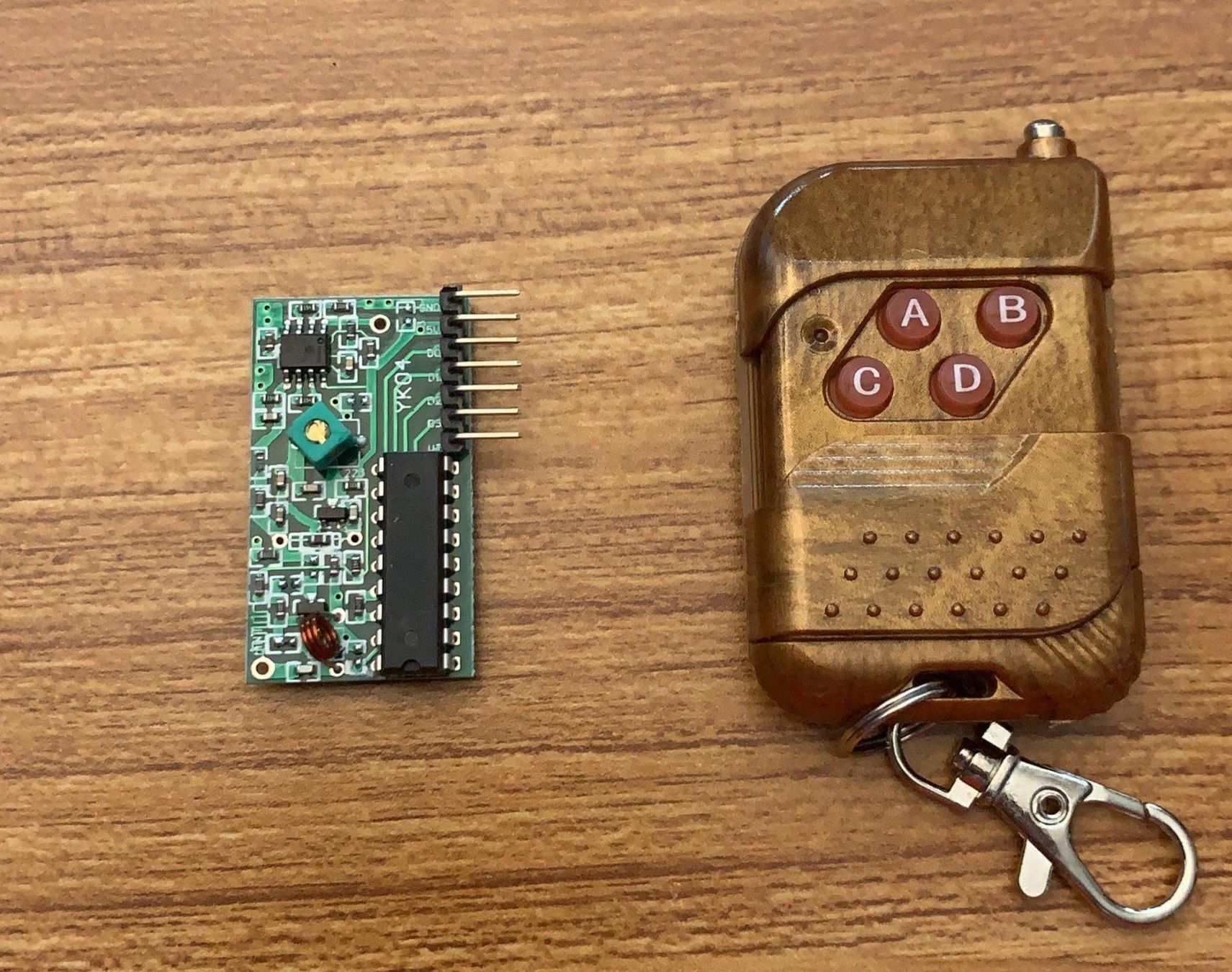 Elektronikbauteile: Arduino 4 CH Sender und Empfänger – Neu und originalverpackt aus Gebenstorf von RetroFuture