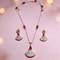 Parure collier et boucles d'oreilles rosées